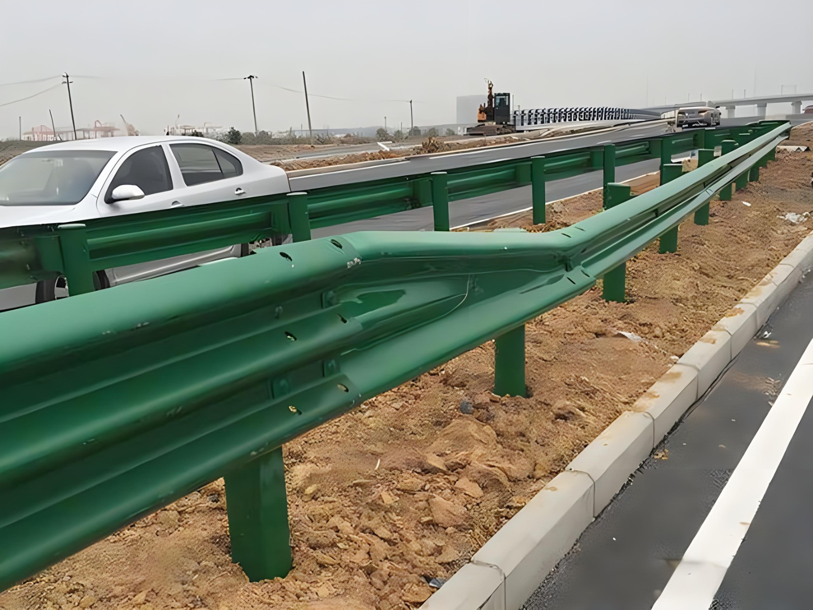 延安高速波形护栏板日常维护方案确保道路安全新举措